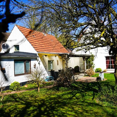 Gemuetliches Haus Mit Grossem Traumhaften Garten Бремен Екстер'єр фото
